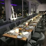 Hotel Hoell Am Main 4*