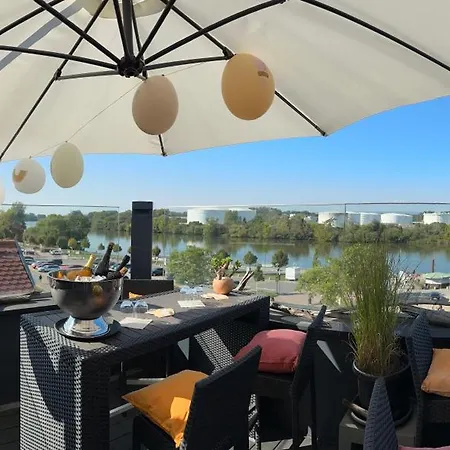 Hotel Hoell Am Main 4*