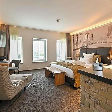 Hotel Höll Am Main 4*