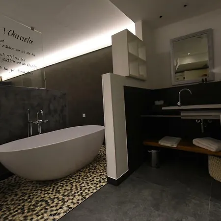 Hoell Am Main מלון 4*