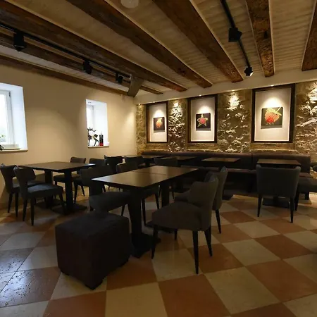 Hoell Am Main فندق روزلسهايم