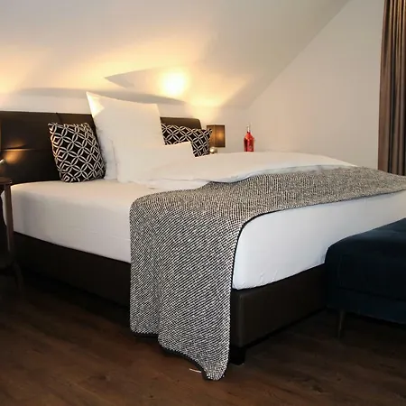 Hoell Am Main מלון רוסלסהיים