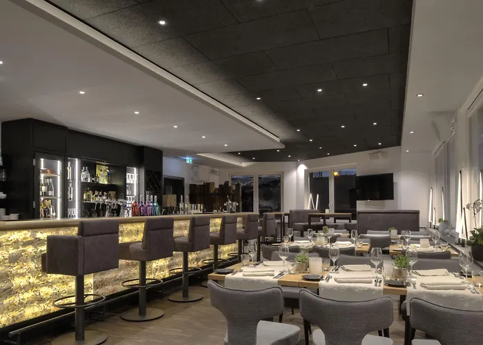 Hotel Hoell Am Main 4*