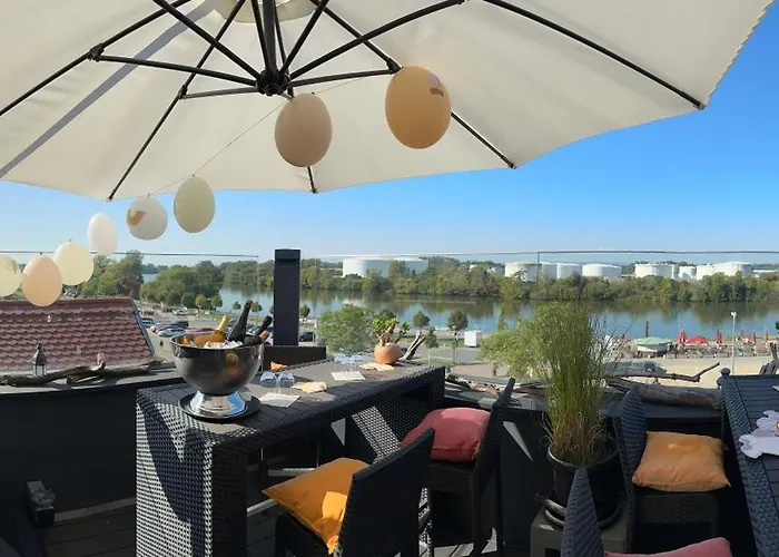 Hotel Hoell Am Main 4*